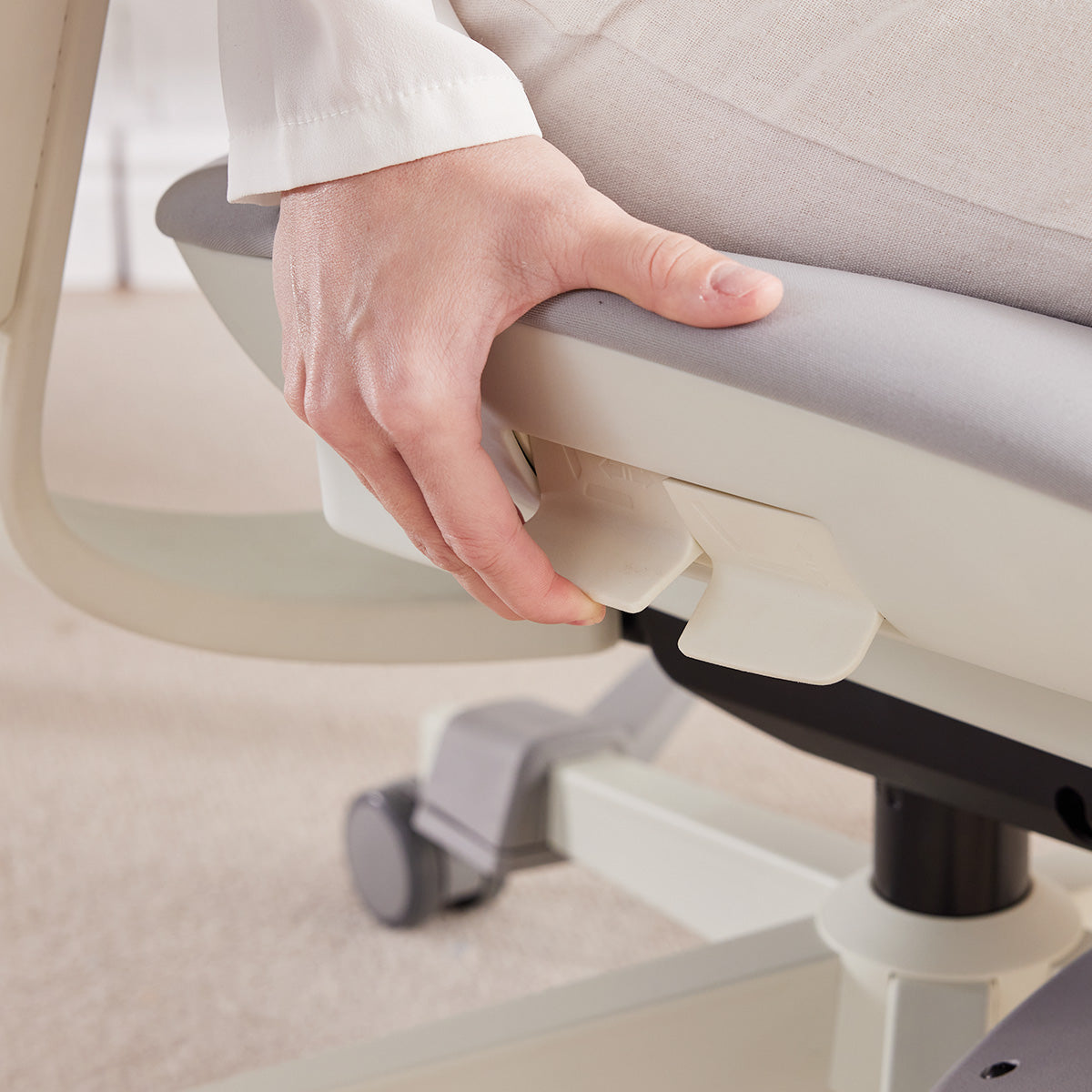 MUSSO E80 Muse FemmePosture Ergonomic Office Chair